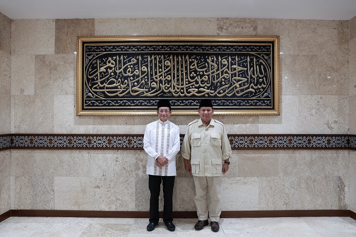 Imam Besar Masjid Istiqlal, Nasaruddin Umar memberikan ucapan selamat kepada Prabowo Subianto dan Gibran Rakabuming Raka. (Dok. TIm Media Prabowo)